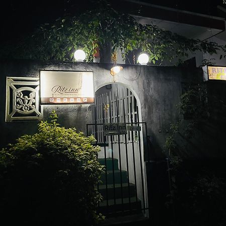 Ritz Inn Ella Exterior photo